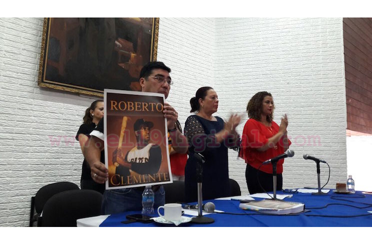 Concejo Municipal de Managua rinde tributo a Roberto Clemente