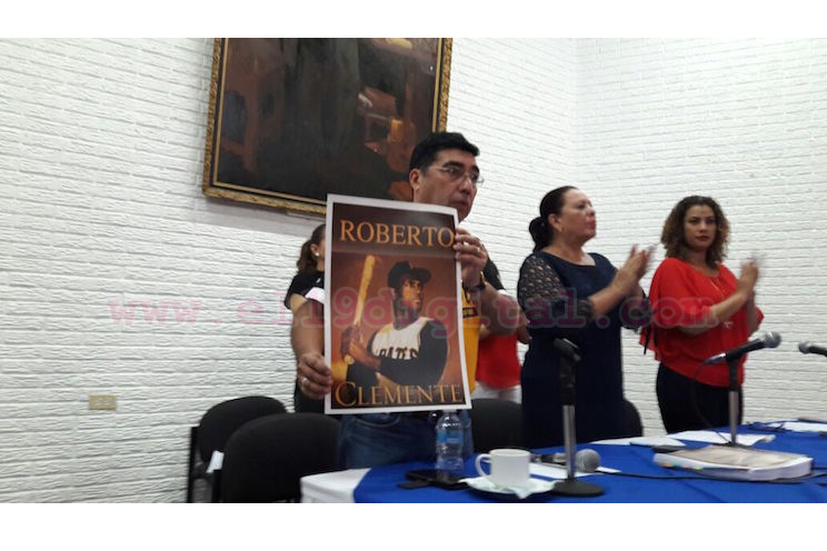 Concejo Municipal de Managua rinde tributo a Roberto Clemente