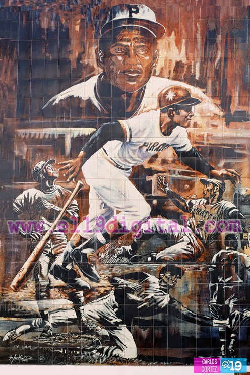 Niños y jóvenes rinden homenaje a Roberto Clemente