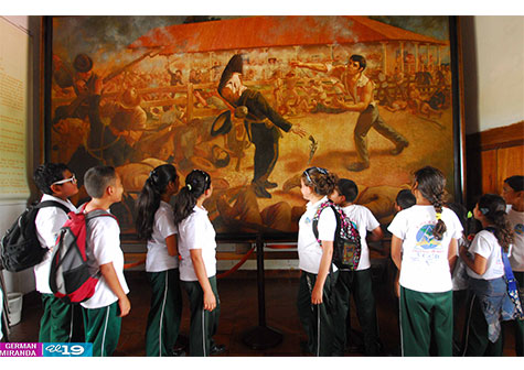 Estudiantes visitan Hacienda San Jacinto
