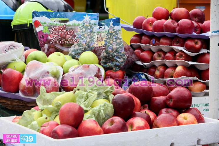 Mercados abarrotados con población haciendo compras de fin de año