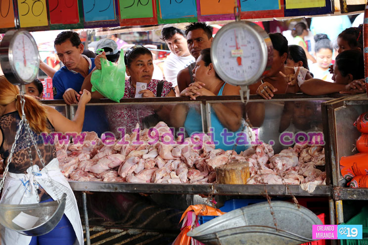 Mercados abarrotados con población haciendo compras de fin de año