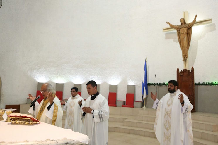 Cardenal Brenes: "Piensen en una acción que Dios ha realizado en sus vidas este año"