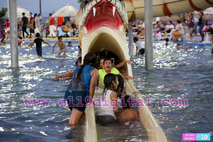 Familias disfrutan del primer día de 2017 visitando nuevos atractivos de Paseo Xolotlán