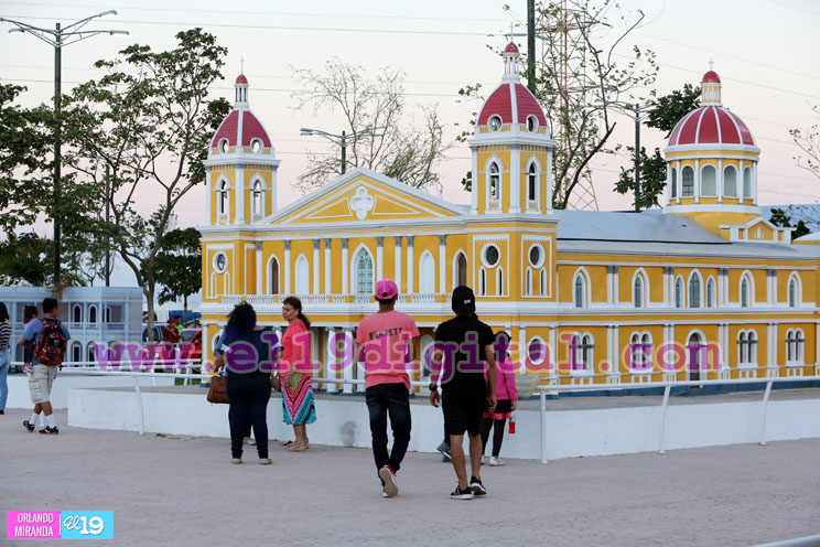 Familias disfrutan del primer día de 2017 visitando nuevos atractivos de Paseo Xolotlán