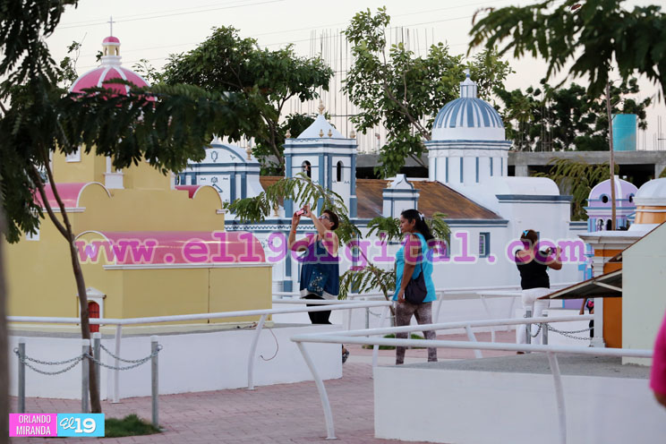 Familias disfrutan del primer día de 2017 visitando nuevos atractivos de Paseo Xolotlán