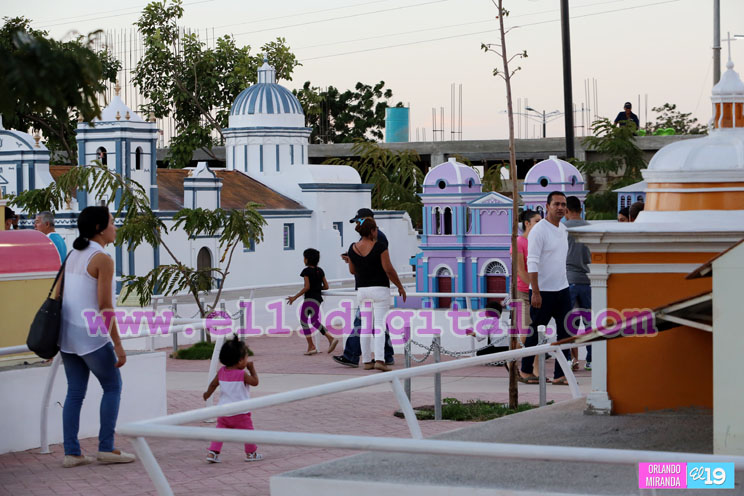 Familias disfrutan del primer día de 2017 visitando nuevos atractivos de Paseo Xolotlán
