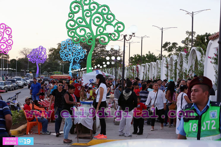 Familias disfrutan del primer día de 2017 visitando nuevos atractivos de Paseo Xolotlán