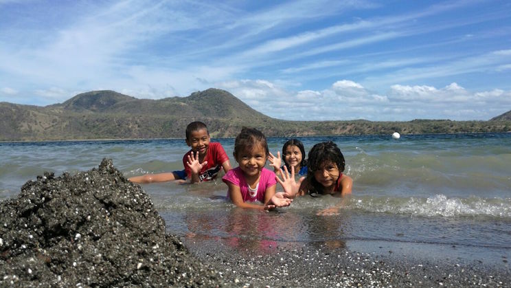 Familias nicaragüenses despiden las vacaciones en los diferentes balnearios del país