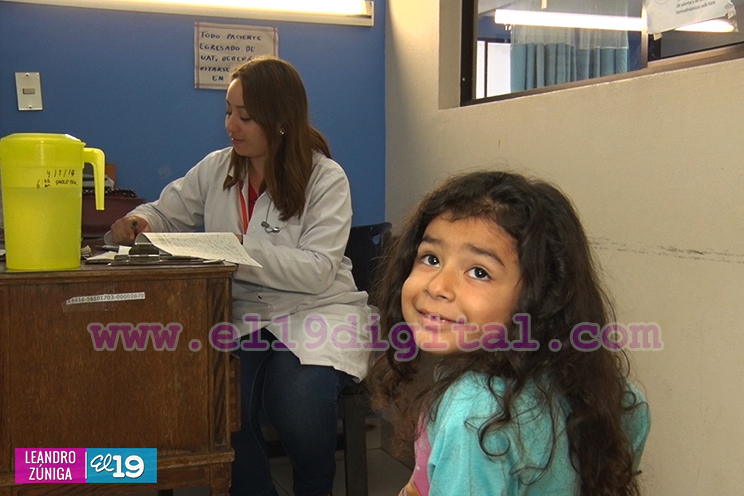Recomiendan abrigar e hidratar a niñas y niños