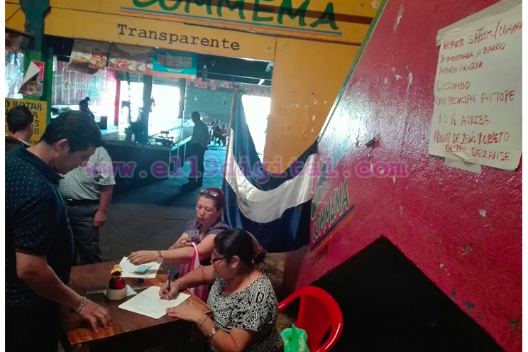 Comerciantes del Roberto Huembes solidarios por fallecimiento de compañero