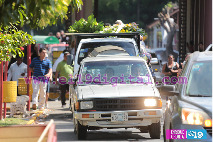 Familiares y amigos despiden a Dennis Torrez