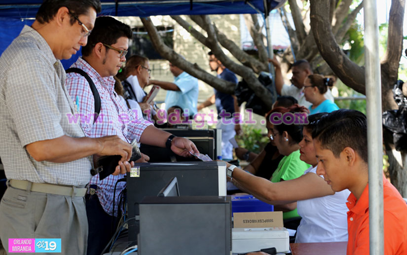 Conductores adquieren Stickers de Rodamiento 2017