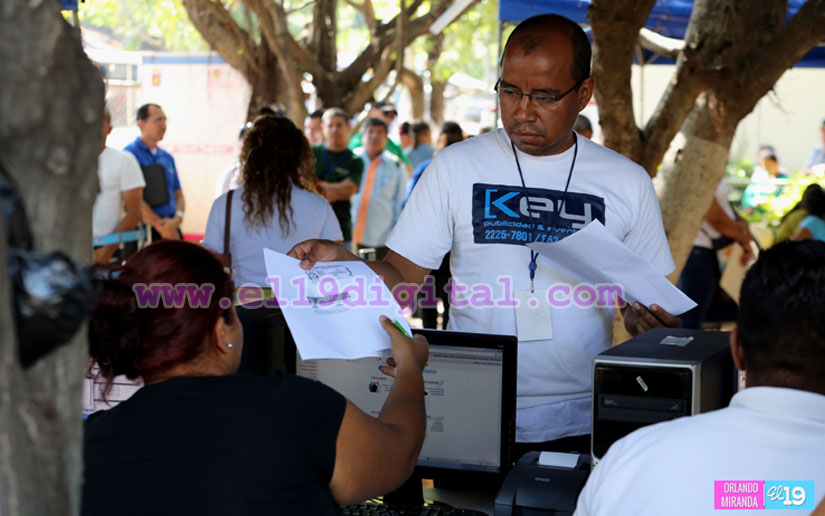 Conductores adquieren Stickers de Rodamiento 2017