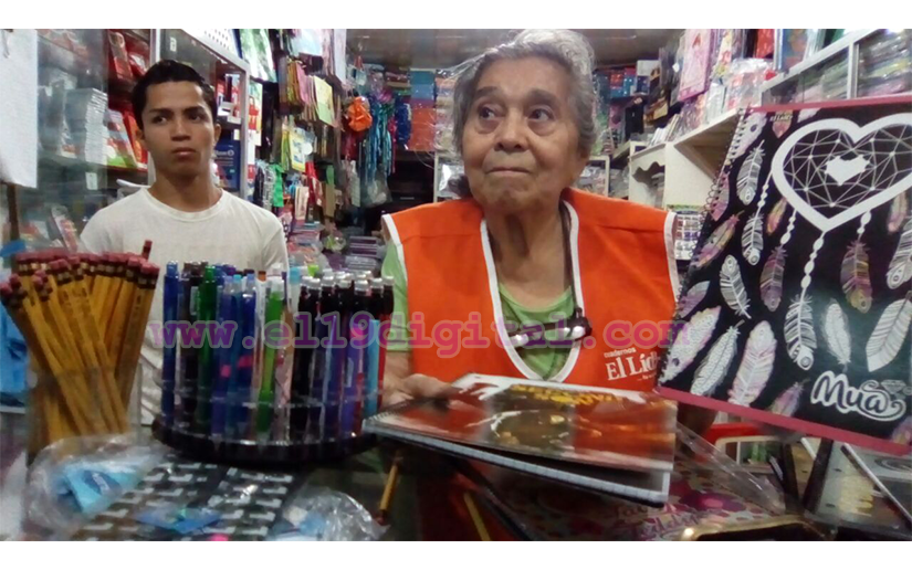 Cuadernos, mochilas y uniformes a buen precio en el Roberto Huembes
