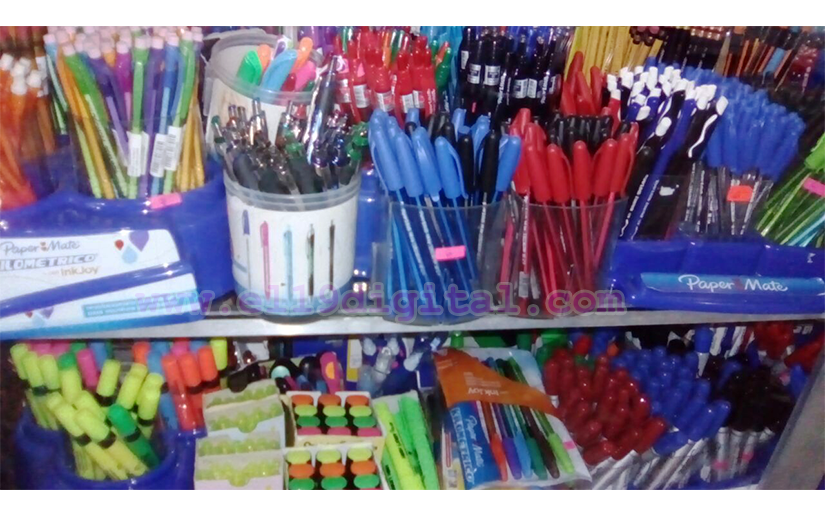 Cuadernos, mochilas y uniformes a buen precio en el Roberto Huembes