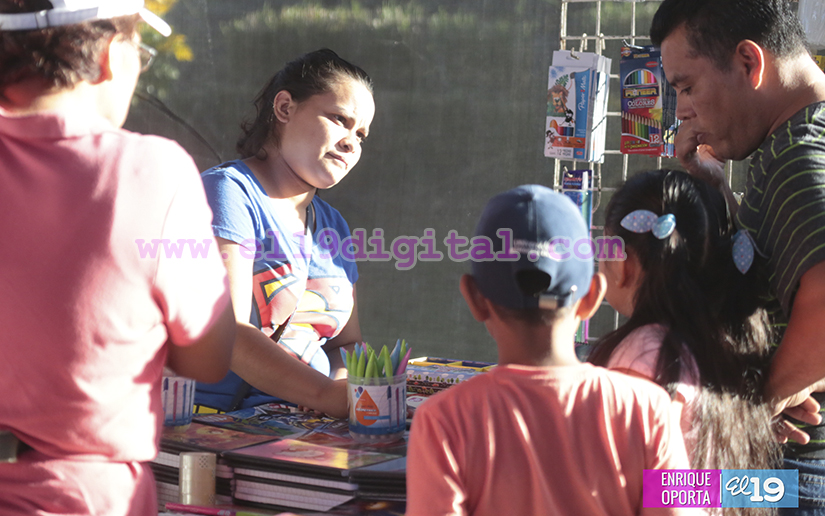 Feria Escolar inicia con entusiasmo