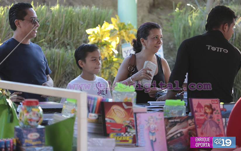Feria Escolar inicia con entusiasmo