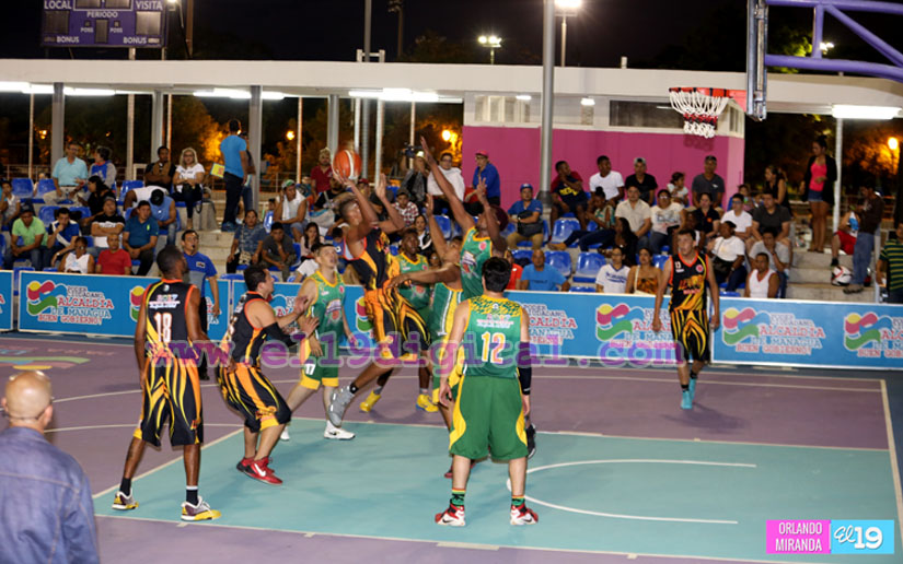 Inicio del Torneo de Baloncesto Carlos Ulloa