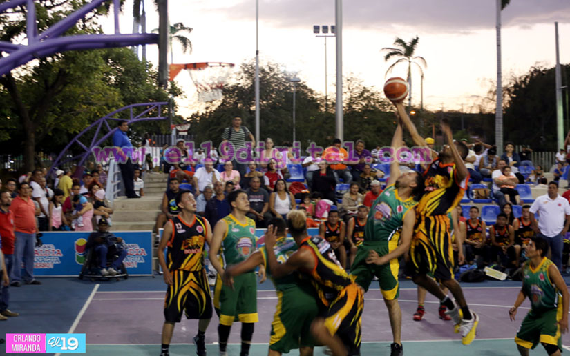 Inicio del Torneo de Baloncesto Carlos Ulloa