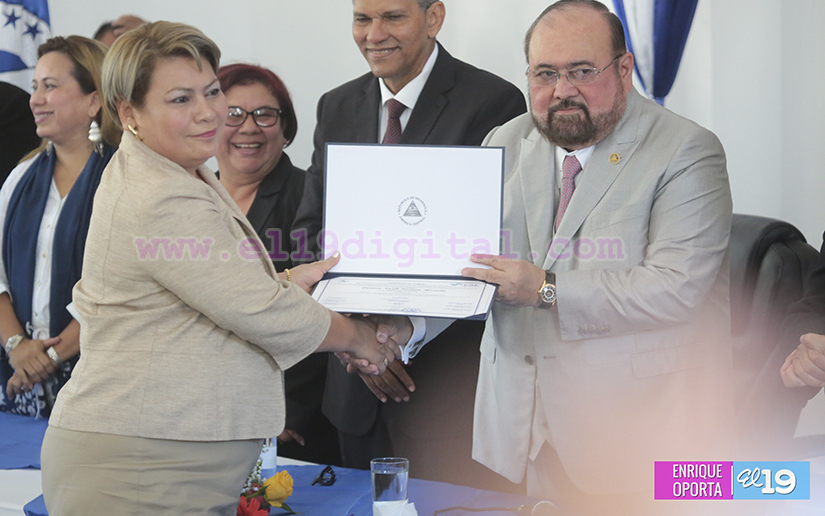 CSE juramenta y acredita a diputados ante el Parlacen
