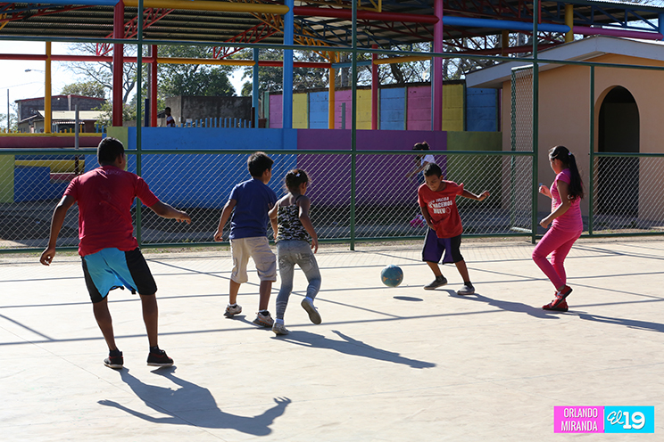 Familias de Diriamba disfrutan del nuevo Complejo Deportivo Cacique Diriangén