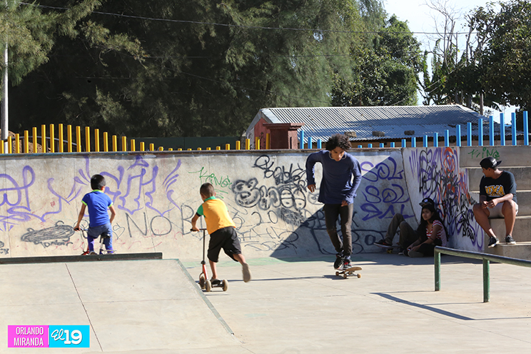 Familias de Diriamba disfrutan del nuevo Complejo Deportivo Cacique Diriangén