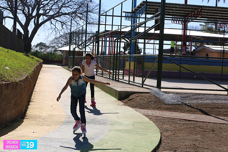 Familias de Diriamba disfrutan del nuevo Complejo Deportivo Cacique Diriangén