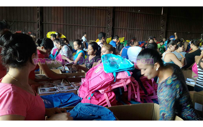 Mined inicia distribución de 625 mil paquetes escolares solidarios