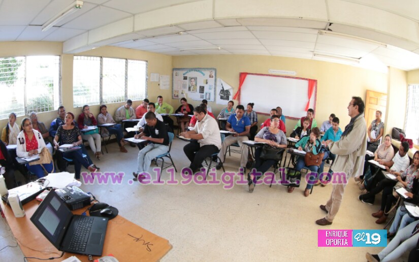 Maestros se capacitan en Diriamba para fortalecer calidad en la educación