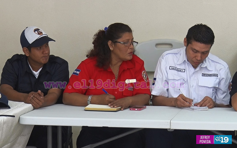 Bomberos refuerzan conocimientos sobre manejo adecuado de cilindros de gas