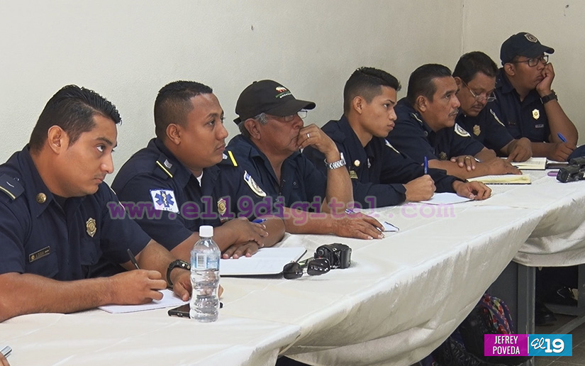 Bomberos refuerzan conocimientos sobre manejo adecuado de cilindros de gas