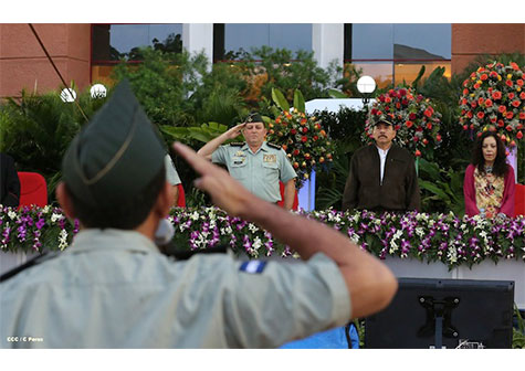 Daniel y Rosario presiden Acto del 34 Aniversario del Ejército