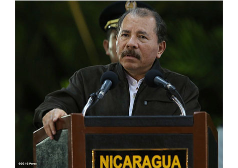 Daniel y Rosario presiden Acto del 34 Aniversario del Ejército