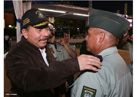 Daniel y Rosario presiden Acto del 34 Aniversario del Ejército