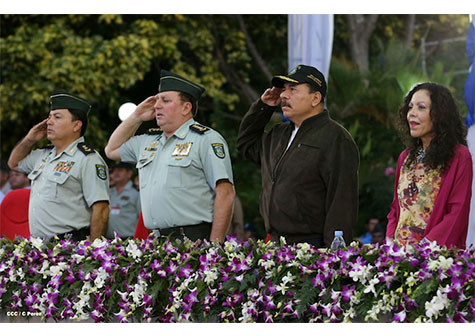 Daniel y Rosario presiden Acto del 34 Aniversario del Ejército