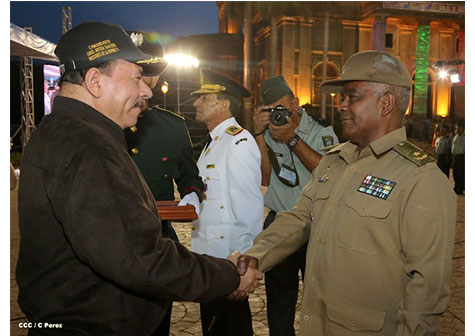 Daniel y Rosario presiden Acto del 34 Aniversario del Ejército