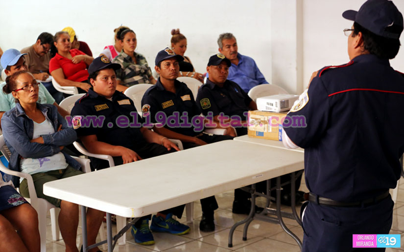 Comerciantes del Oriental conocen medidas para manipular tanques de gas