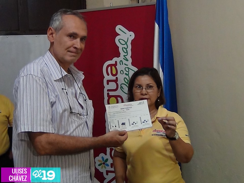 INTUR entrega Bonos Turísticos en el departamento de Granada