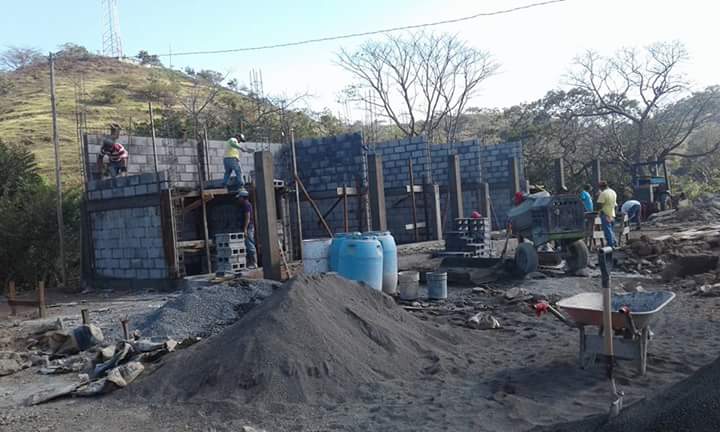 Construyen primera etapa de mercado municipal en Comalapa