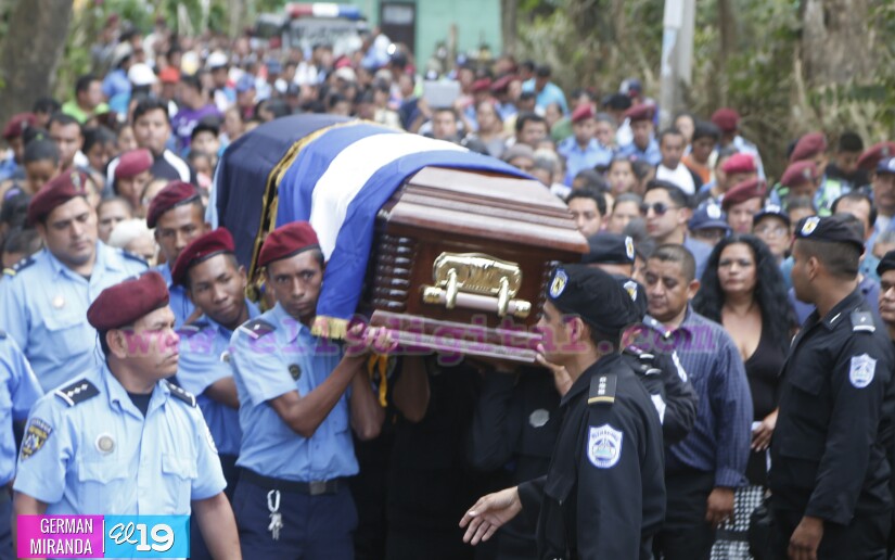 Masatepe da el último adiós al oficial Howard Urbina Flores