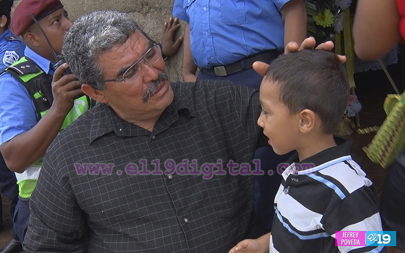 Familiares, amigos y compañeros de trabajo despiden al Subinspector Julio César Narváez 