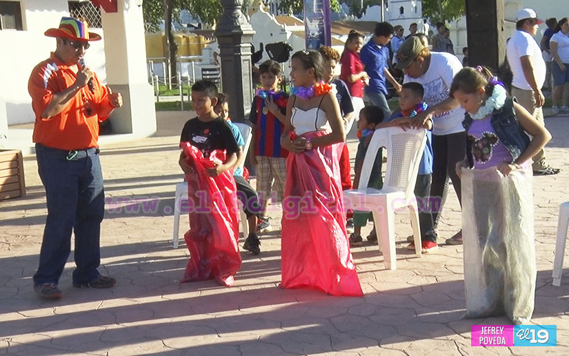 Tarde ambiental con niños en el Parque Acuático