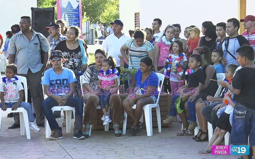 Tarde ambiental con niños en el Parque Acuático