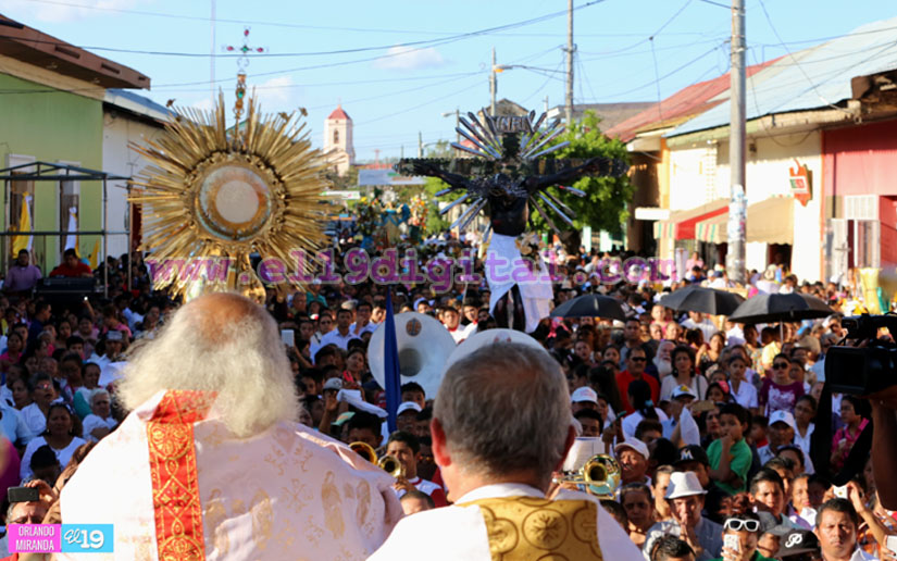 Masaya se desborda en Procesión de Cristo Rey