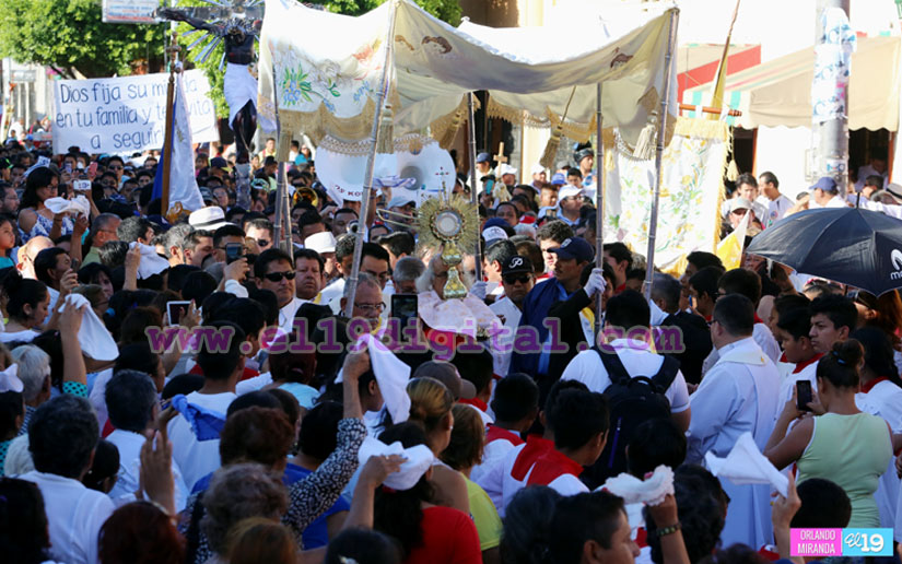 Masaya se desborda en Procesión de Cristo Rey