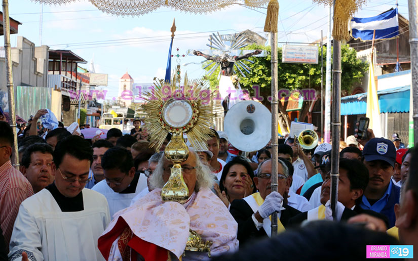 Masaya se desborda en Procesión de Cristo Rey