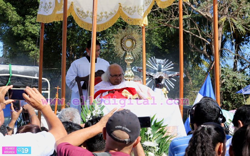 Masaya se desborda en Procesión de Cristo Rey