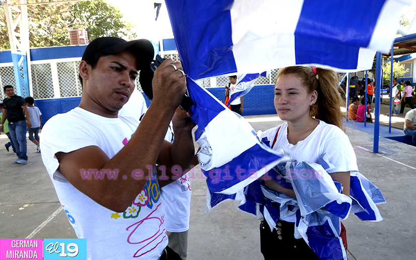 Estudiantes preparan sus ambientes escolares
