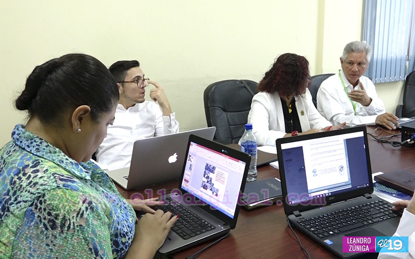 Universidad en Línea da detalles de sus 45 carreras y cursos y del proceso de matrícula